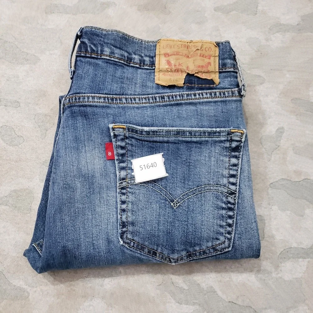 Levi's 514 Jeans Mens 32x30 Blue Straight Leg Pockets Denim Medium Wash